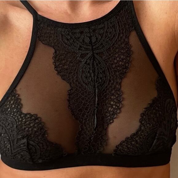 Victoria’s Secret Body by Victoria High Neck Lace Mesh Bralette Black Medium - Picture 10 of 10